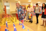Ripollés, impresionado por los trabajos del CEIP Noves de Calatrava