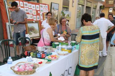 Moncofa acogió una feria a beneficio de la Asociación Española Contra el Cáncer