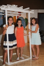 La Mercé tira la traca a Miriam García y Ainara Caballero y sus respectivas cortes de honor