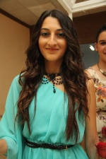 La Mercé tira la traca a Miriam García y Ainara Caballero y sus respectivas cortes de honor