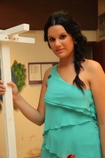 La Mercé tira la traca a Miriam García y Ainara Caballero y sus respectivas cortes de honor