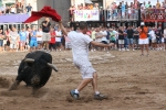 Las peñas Sant Joan y Amics del Bou disfrutan de la tarde taurina