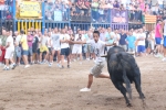 Las peñas Sant Joan y Amics del Bou disfrutan de la tarde taurina