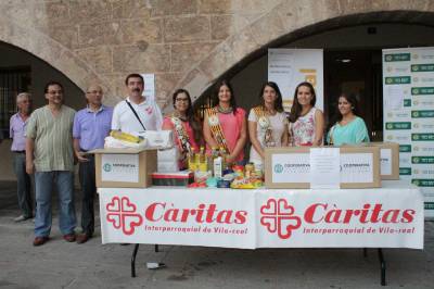 Vila-real recoge alimentos solidarios para Cáritas y entrea los trofeos de los Jocs Esprtius Locals