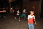 Centenares de niños disfrutan con el encierro de carretones embolados