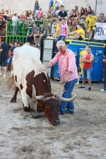 Les Bourrianeres celebran su quinto aniversario con tres toros