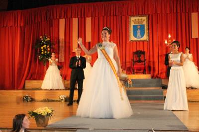 Ana Romero ya reina en las Fiestas Patronales de la Sagrada Familia y Santsimo Cristo
