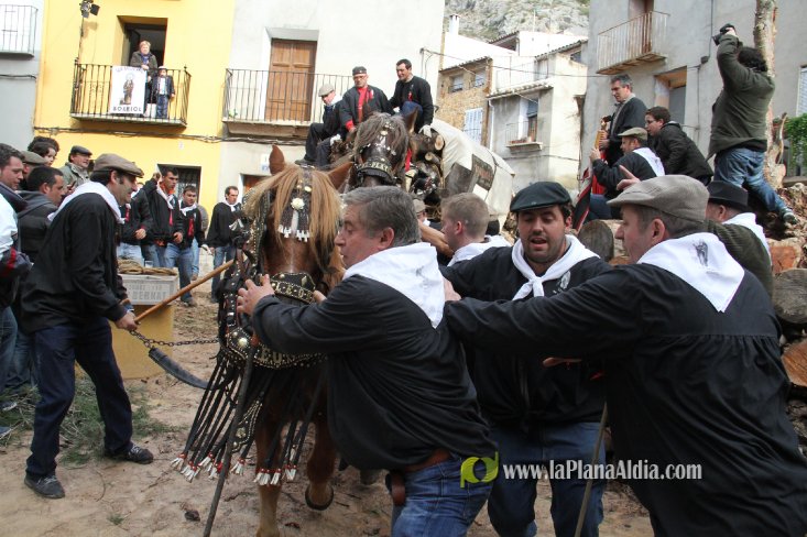 60.000 kilos de leña para la hoguera de Sant Antoni de Borriol