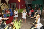 Moncofa ironiza con el ébola en el pasacalle de disfraces