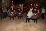 Moncofa ironiza con el ébola en el pasacalle de disfraces
