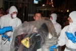 Moncofa ironiza con el ébola en el pasacalle de disfraces
