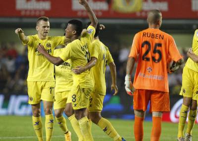 El Villarreal CF se impone a la UD Almera con goles por partida doble de Uche (2-0)