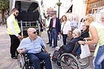 Bataller destaca el compromiso del Ayuntamiento con los discapacitados que invierte más de 500.000 euros al año en el Servicio Municipal de Transporte Adaptado