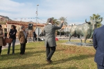 La Vall d'Uixó rinde homenaje a la afición taurina con la escultura de un toro bravo