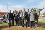 La Vall d'Uixó rinde homenaje a la afición taurina con la escultura de un toro bravo