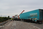 La N-340 se cobra otras tres vidas en un accidente múltiple entre camiones y vehículos