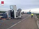 La N-340 se cobra otras tres vidas en un accidente múltiple entre camiones y vehículos