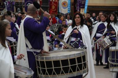 300 bombos y tambores participan en la II Tamborrada de La Llosa