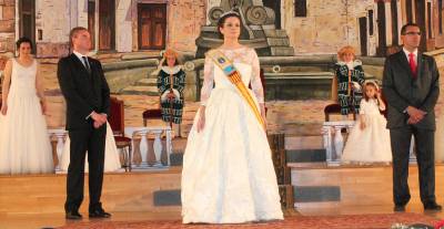 Marta Serrano Duach coronada como nueva reina de las Fiestas Patronales de Sant Vicent Ferrer