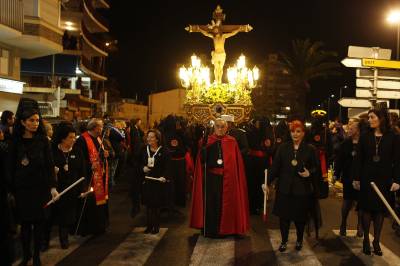 El desfile procesional del Santssim Crist de la Mar inicia la Semana Santa de Burriana