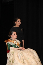 Paula Rico recibe la  banda de Reina de las fiestas de Vila-real