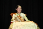 Paula Rico recibe la  banda de Reina de las fiestas de Vila-real