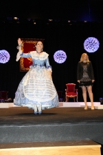 Paula Rico recibe la  banda de Reina de las fiestas de Vila-real