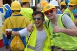La Cavalcada de Festes pone el punto de humor y colorido a las fiestas