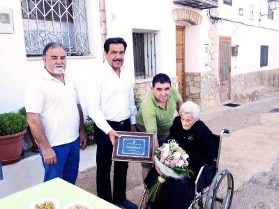 Vall d?Alba homenajea a su vecina ms longeva, la centenaria Benilde Moliner Roda