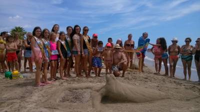 19 equipos participan en los concursos de castillos de arena
