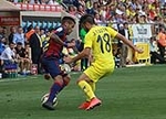 El Villarreal CF perdió en la recta final del partido ante el Barcelona (0-1)