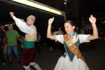 El tradicional 'ball de plaça' pone el folklore a las fiestas