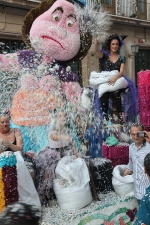 El Barri València se alza con el primer premio en la Batalla de Flores