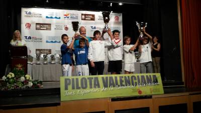 Triplete para la 'Escola Municipal de Pilota Valenciana d'Onda'