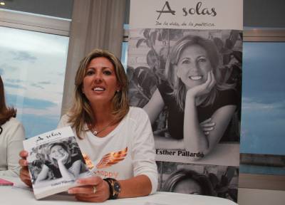 Esther Pallardó presenta su libro y firma ejemplares durante hora y media