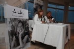 Esther Pallardó presenta su libro y firma ejemplares durante hora y media