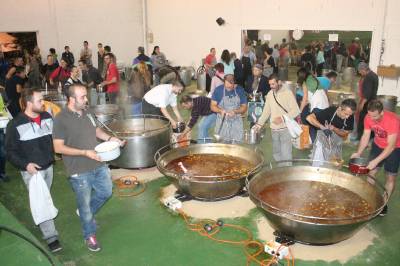 10.000 raciones de 'caldereta' para la cena de hermandad de Almenara