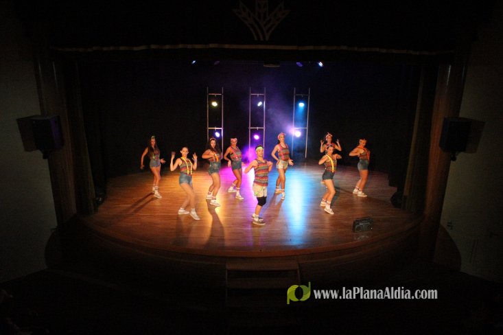 On ! dance y Cruz Roja de l'Alcora distribuyen la recaudación solidaria de las Galas 