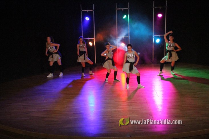 On ! dance y Cruz Roja de l'Alcora distribuyen la recaudación solidaria de las Galas 