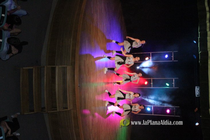 On ! dance y Cruz Roja de l'Alcora distribuyen la recaudación solidaria de las Galas 