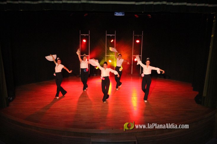 On ! dance y Cruz Roja de l'Alcora distribuyen la recaudación solidaria de las Galas 