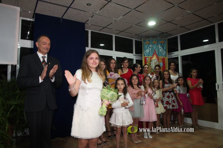 La Mercè despide a sus falleras del 2015 y recibe a las del 2016