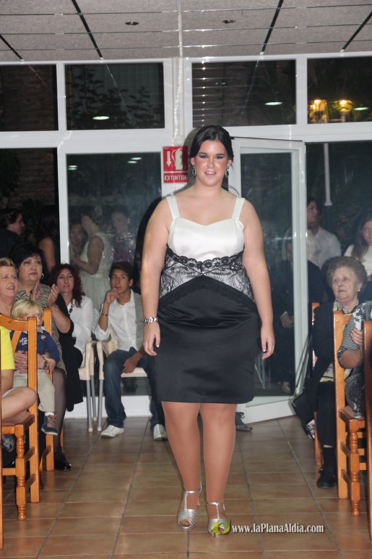 La Mercè despide a sus falleras del 2015 y recibe a las del 2016