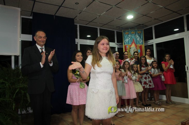 La Mercè despide a sus falleras del 2015 y recibe a las del 2016