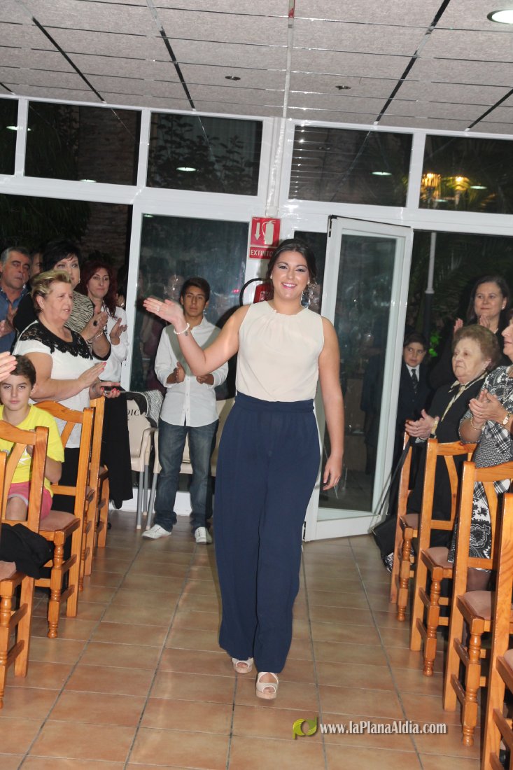 La Mercè despide a sus falleras del 2015 y recibe a las del 2016