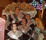 El Pregó llena de folklore provincial las calles de Castelló