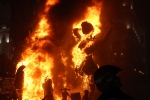 El fuego convierte en ceniza las fallas 2015