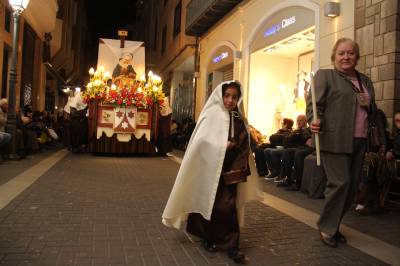Vila-real sale a la calle para ver el desfile de la procesin del Mircoles Santo