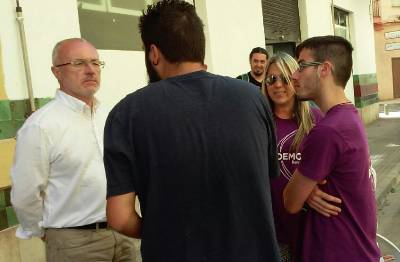 Antonio Montiel visita el Crculo de Podemos Burriana y participa en una fideu popular