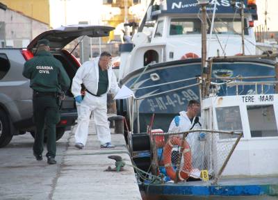 La Guardia Civil interviene 2100 kilos de hachs en una barca de Burriana
